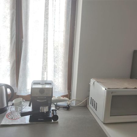 Lovely Appartment Near Como Casnate Con Bernate Bagian luar foto