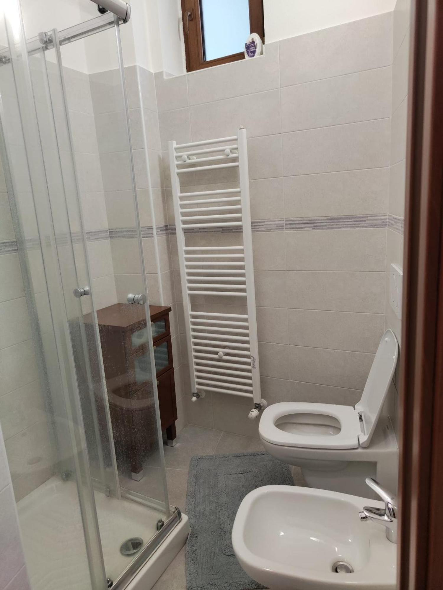 Lovely Appartment Near Como Casnate Con Bernate Bagian luar foto