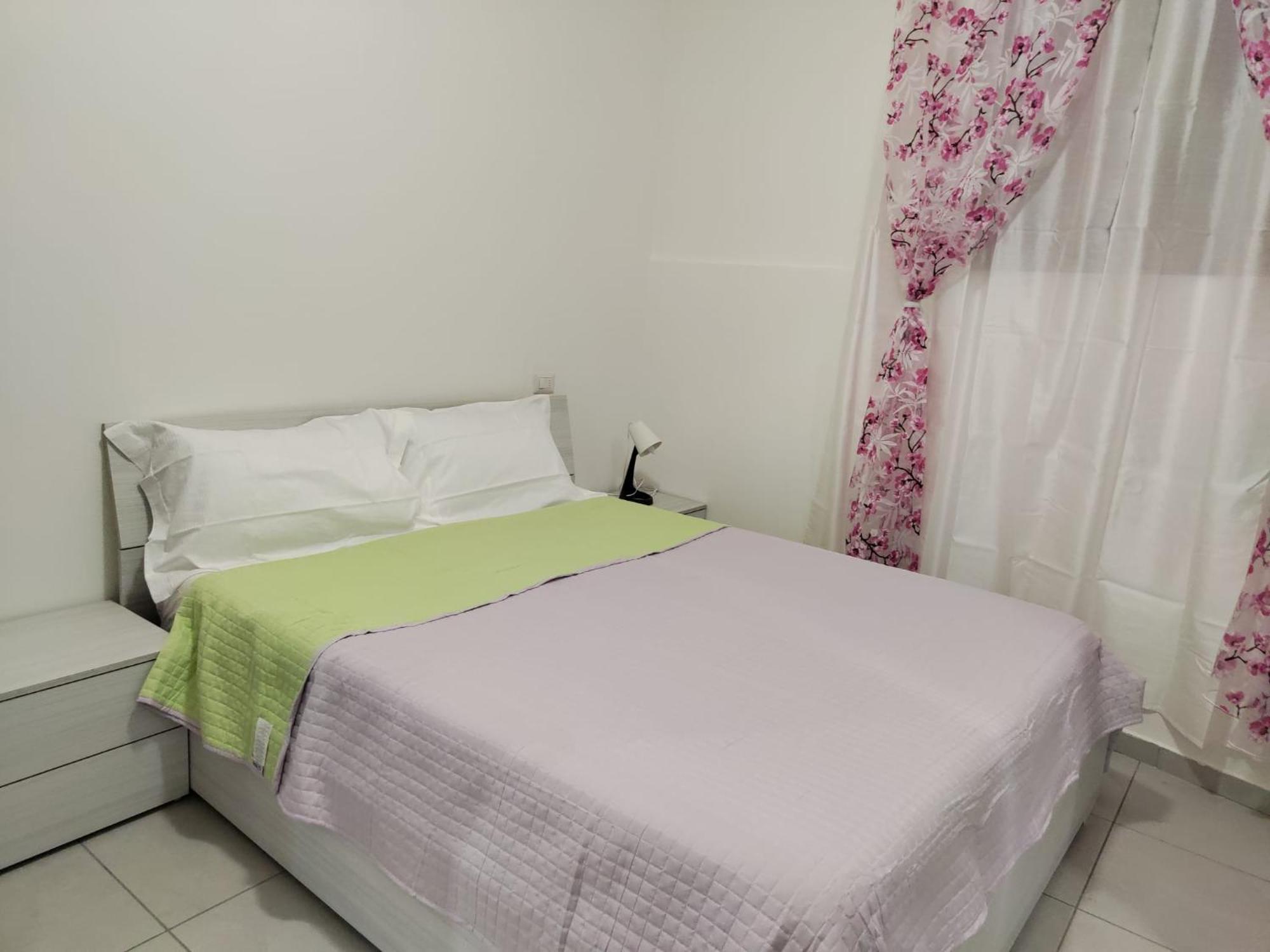 Lovely Appartment Near Como Casnate Con Bernate Bagian luar foto
